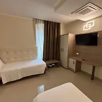 招待所 Boccascena 3*